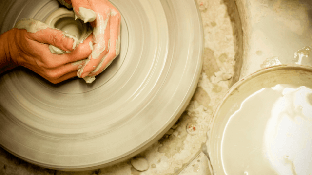 Can You Glaze The Bottom Of Pottery?