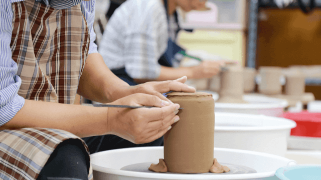 What Type Of Clay Is Used For Pottery?
